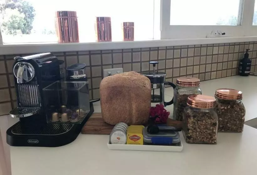 Aamiaismajoitus (B&B) The Lake House Retreat