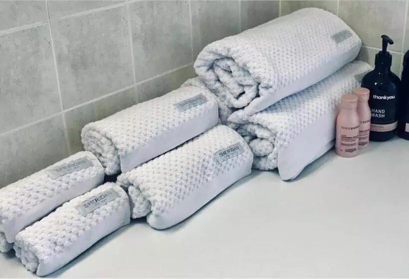 Aamiaismajoitus (B&B) The Lake House Retreat