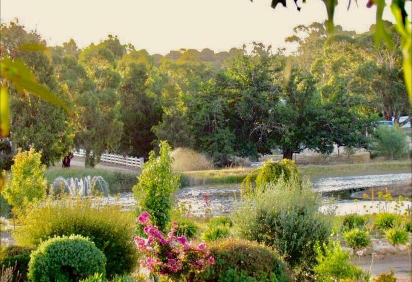 Bed and Breakfast The Lake House Retreat