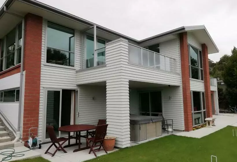 تختخواب و صبحانه Whaka Heights