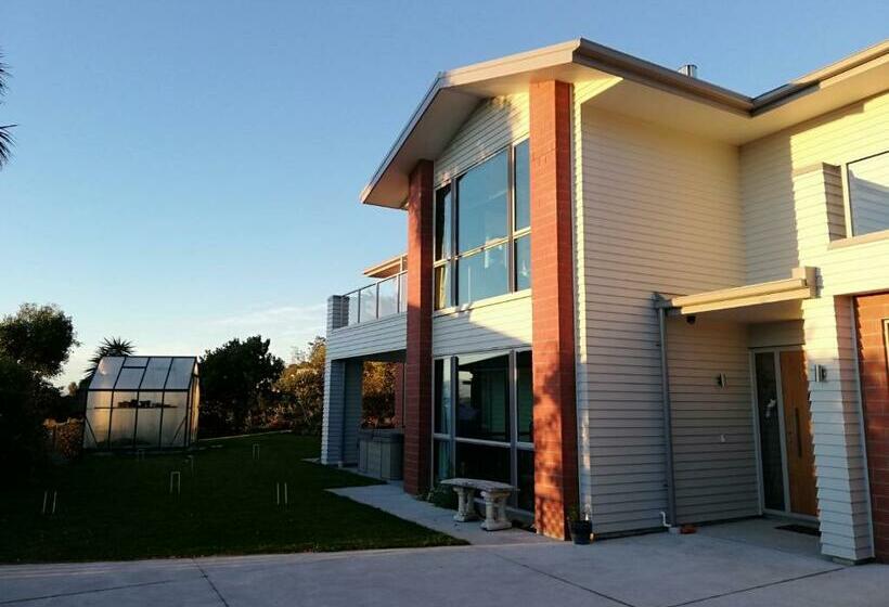 צימר Whaka Heights