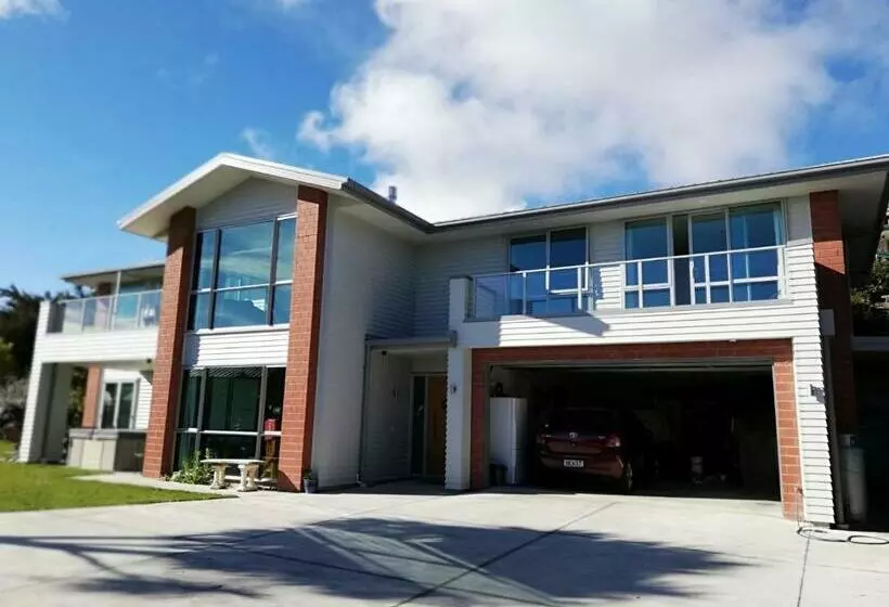 تختخواب و صبحانه Whaka Heights