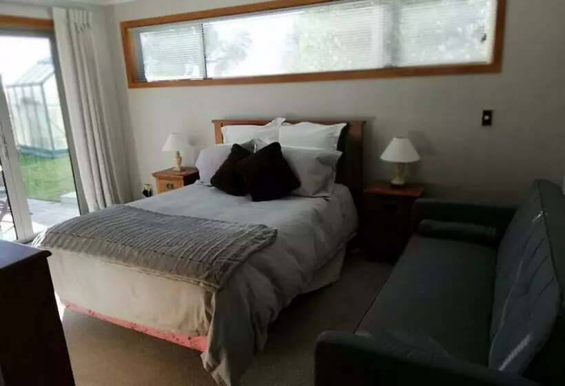 تختخواب و صبحانه Whaka Heights