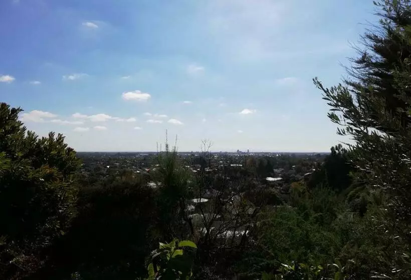 تختخواب و صبحانه Whaka Heights