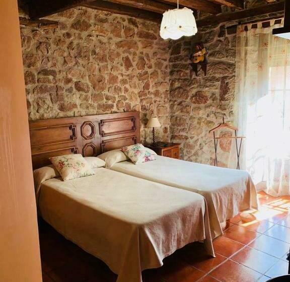 ホテル Hostal Rural Las Nubes