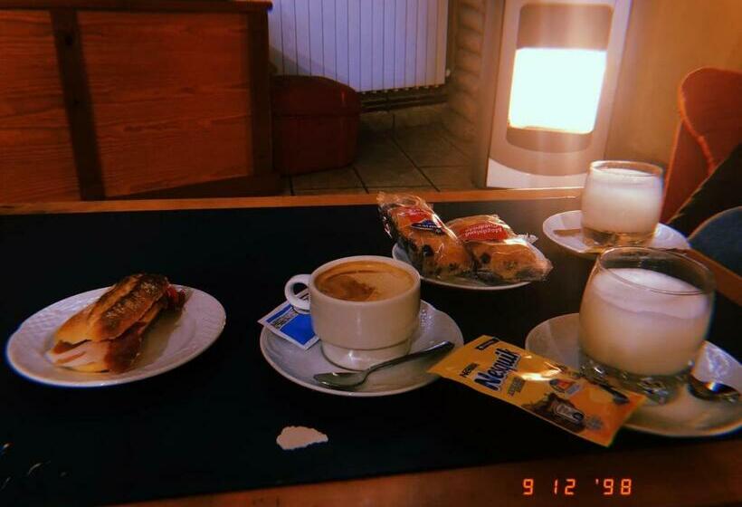 ホテル Hostal Rural Las Nubes