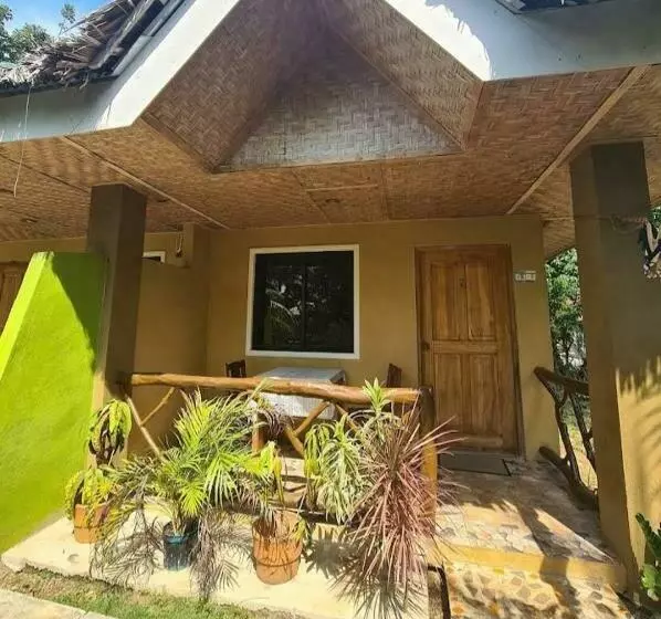 پانسیون Miki S Guest House