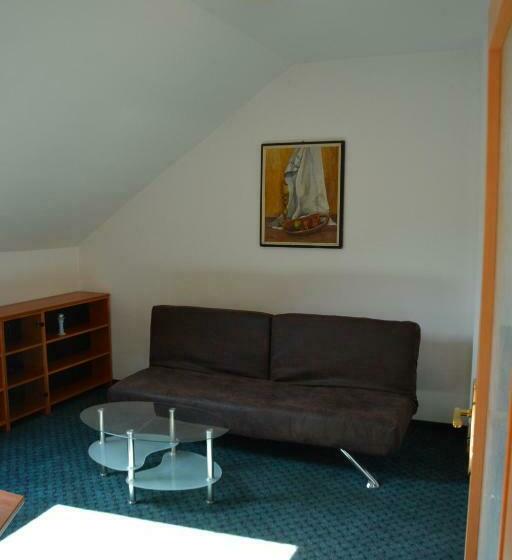 Pensão Nerudova Six