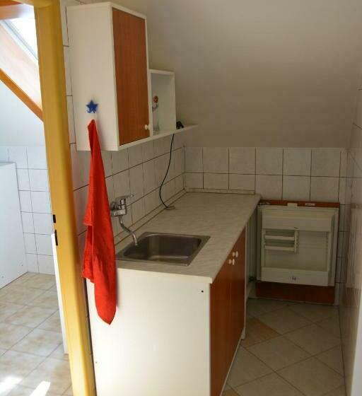 Pensão Nerudova Six