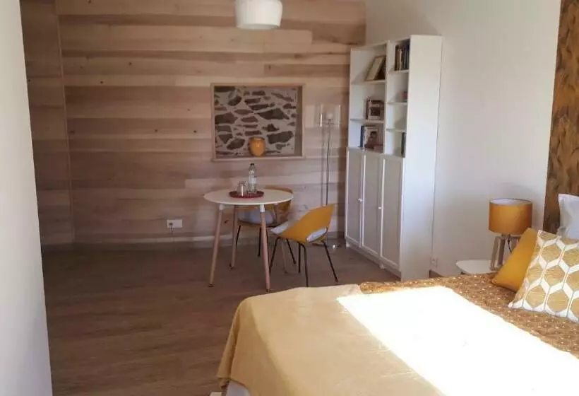ベッドアンドブレックファースト Chambres D Hôtes De Campagnet