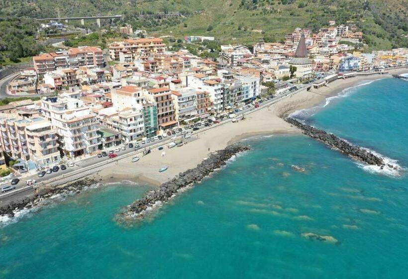 Bed and Breakfast Neryhome Giardini Naxos