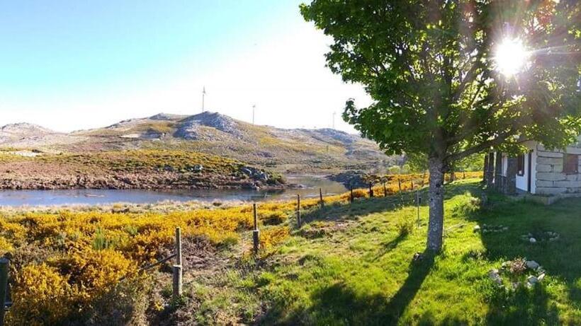 تختخواب و صبحانه Lago Da Garça Guesthouse