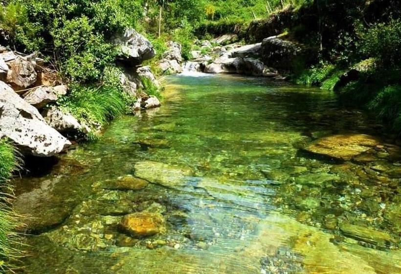 تختخواب و صبحانه Lago Da Garça Guesthouse