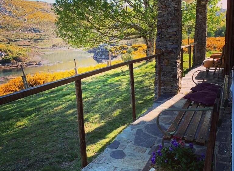 تختخواب و صبحانه Lago Da Garça Guesthouse