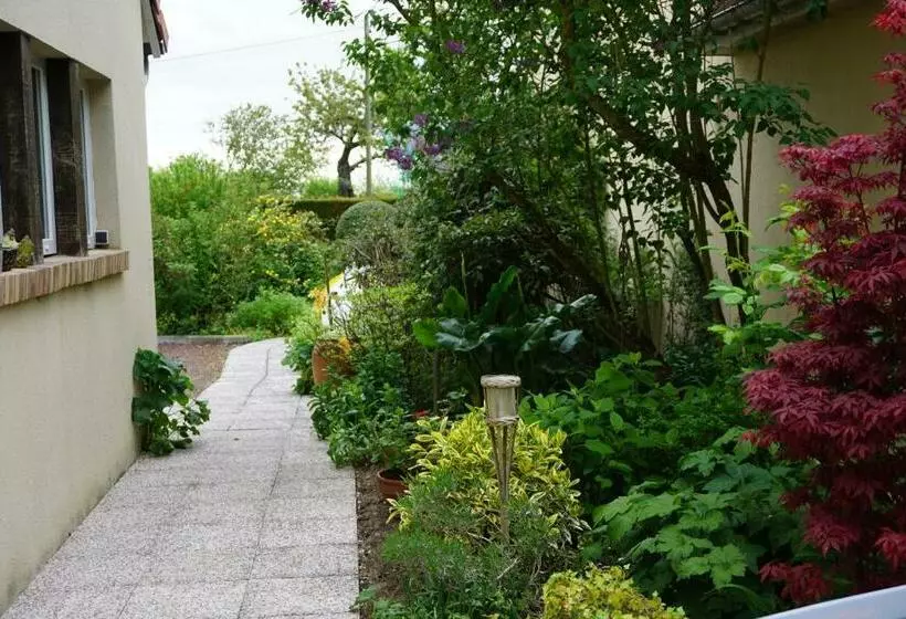 Aamiaismajoitus (B&B) Le Champ Du Petit Bois