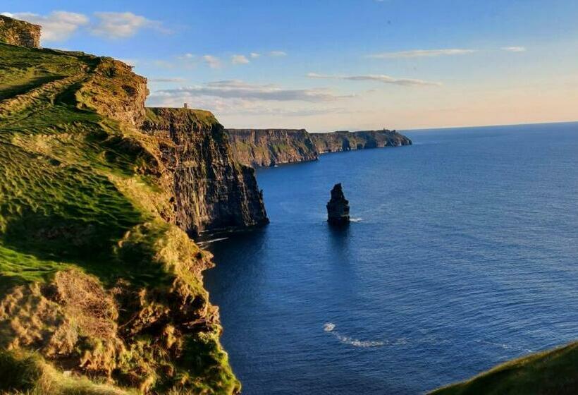 تختخواب و صبحانه Our View