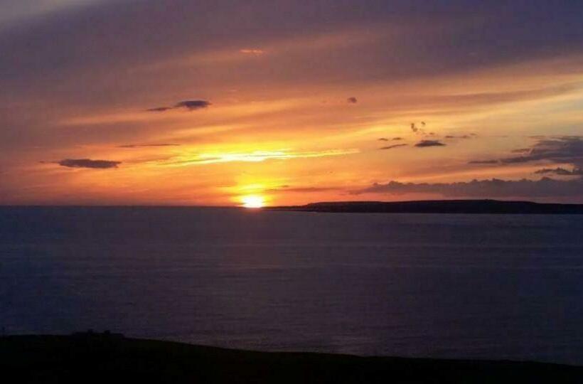 تختخواب و صبحانه Our View