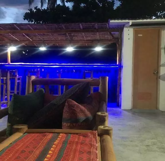 Hostel Lions