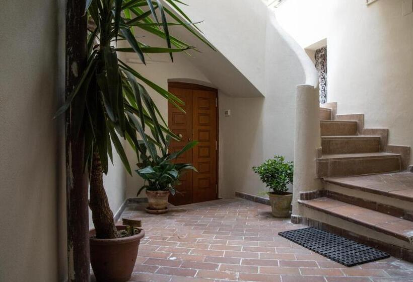 پانسیون Bed&book