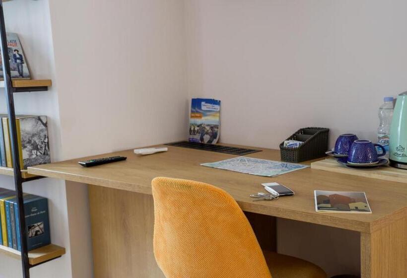 پانسیون Bed&book