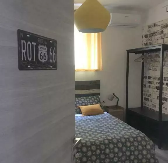 ペンション Industrial Chic House   Private Parking