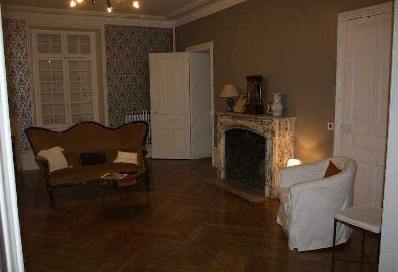 مبيت وإفطار Domaine De Planchoury