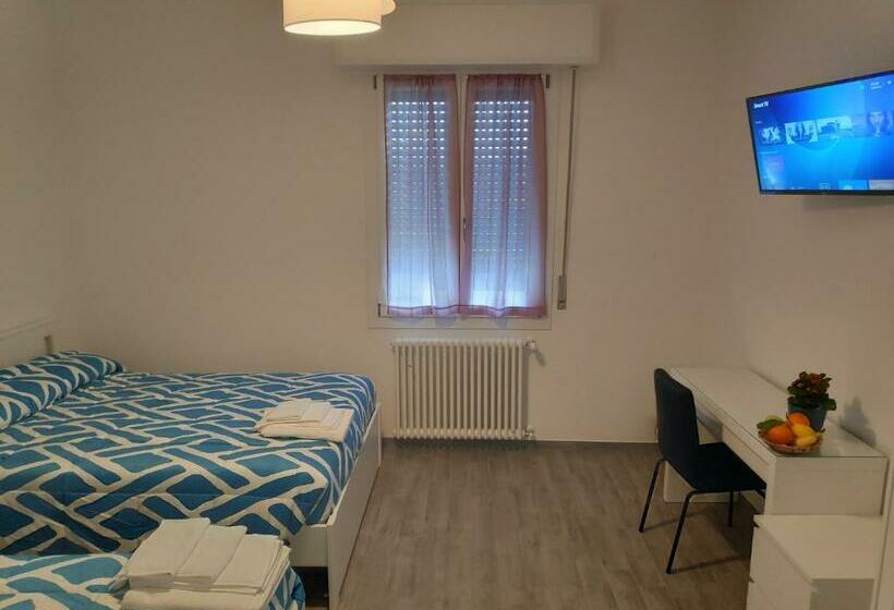 پانسیون Casadei Guest House Stazione Bologna