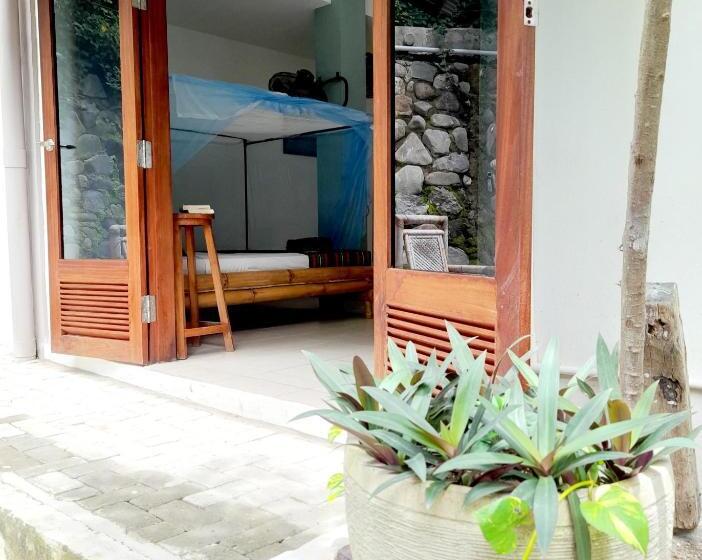 بنسيون Merdeka House