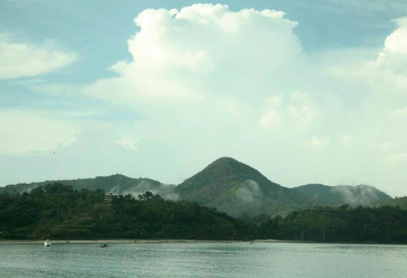 بنسيون Merdeka House