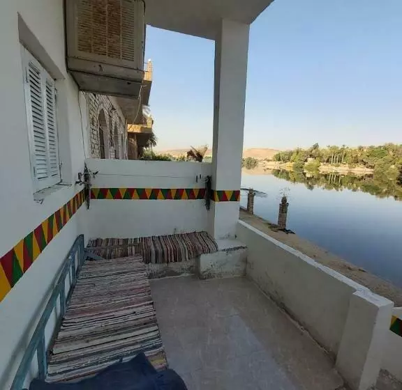 پانسیون Otasho Nile View House