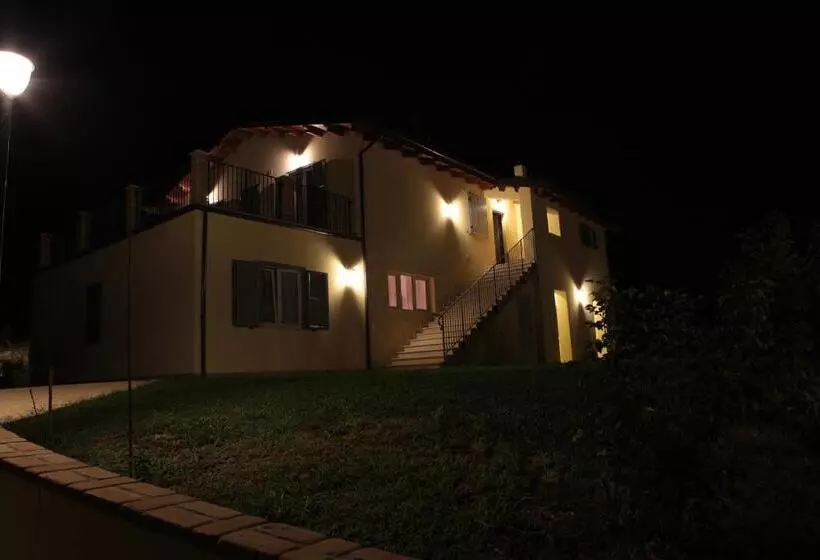 ホテル Agriturismo Terra Dei Falchi