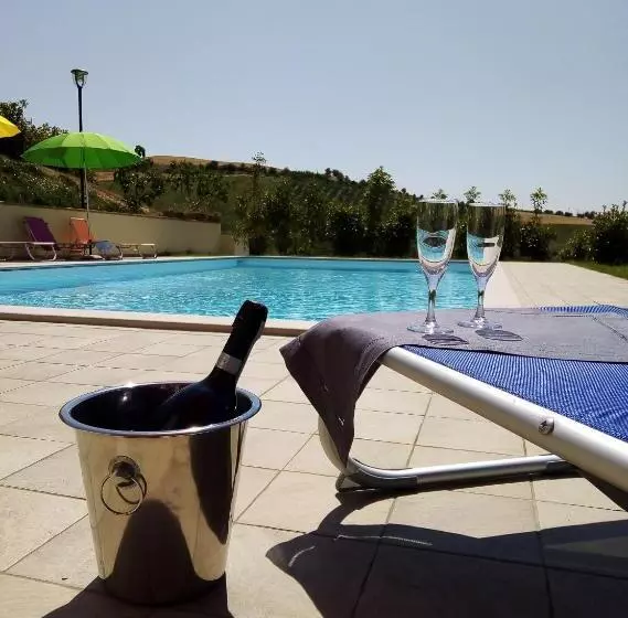 ホテル Agriturismo Terra Dei Falchi