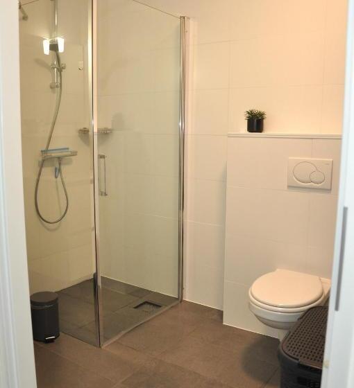 Pensió Elvis Presley Private Studio With Kitchen And Airconditioning