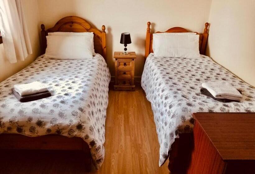 פנסיון Inverken House