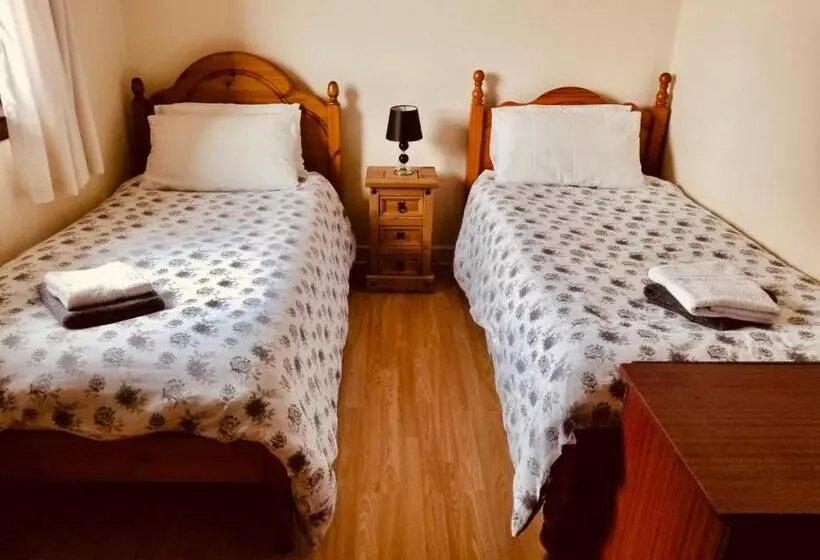 Pensão Inverken House