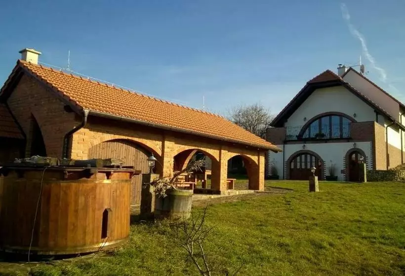 ペンション Penzión Nad Skalicou