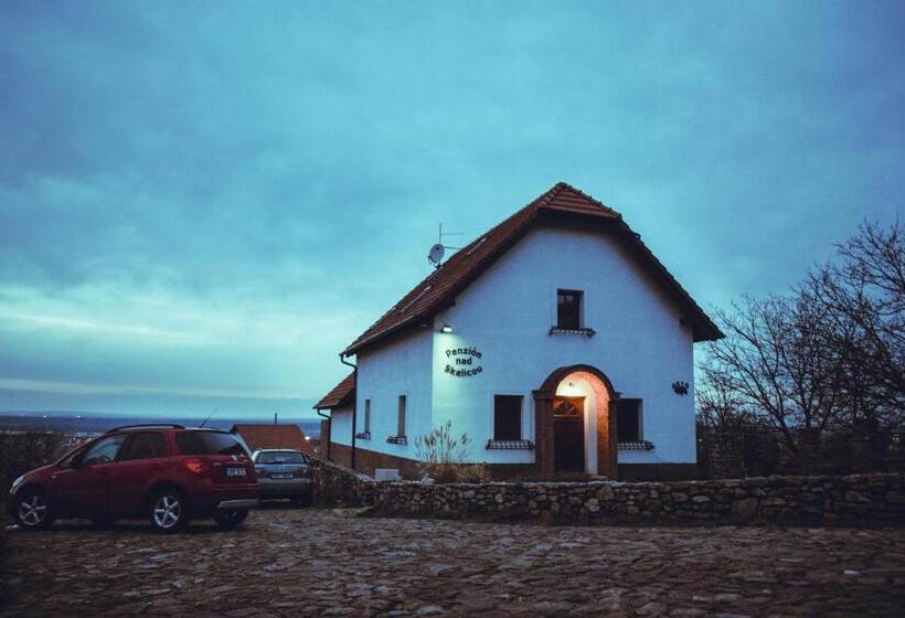 بنسيون Penzión Nad Skalicou