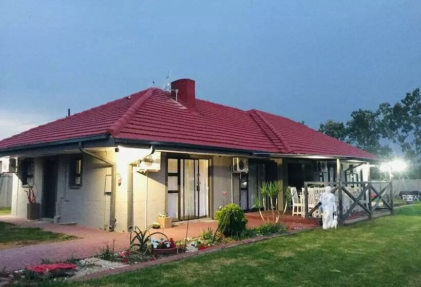 Majatalo Sinesan Guesthouse