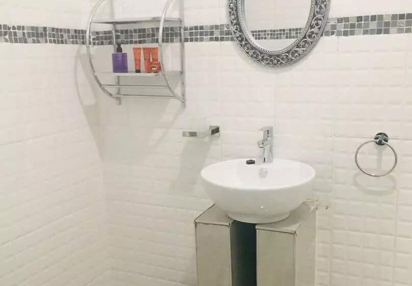 Majatalo Sinesan Guesthouse