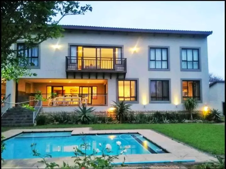 Majatalo Mahogany Villa Guesthouse Solar