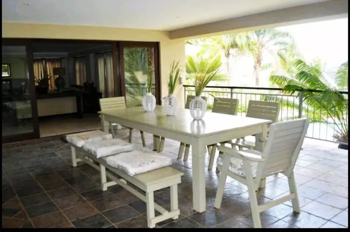 Majatalo Mahogany Villa Guesthouse Solar