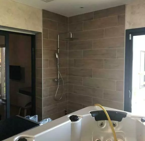 Hotelli Secret De Campagne Spa