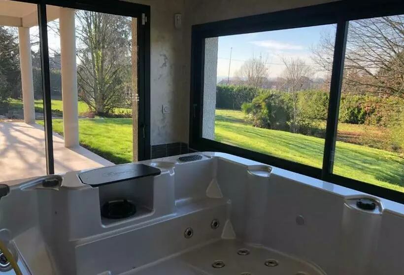 Hotelli Secret De Campagne Spa