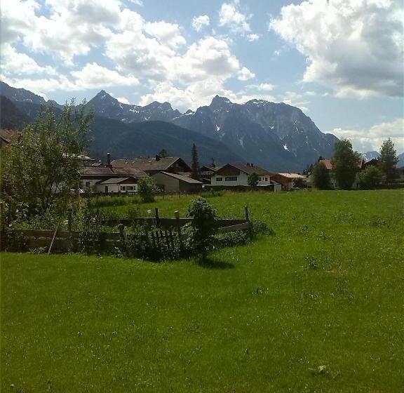 Пансион Ferienwohnungen Berghof