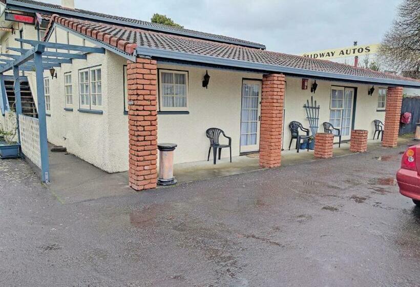 فندق صغير The Cave Motel