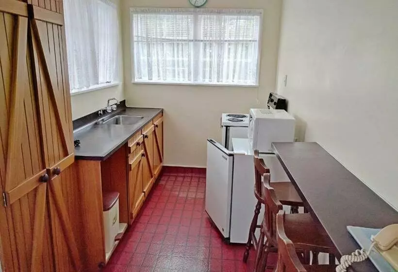 Retkeilymaja The Cave Motel