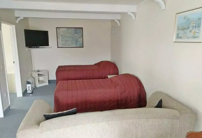 Retkeilymaja The Cave Motel