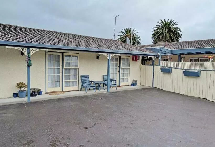 Retkeilymaja The Cave Motel