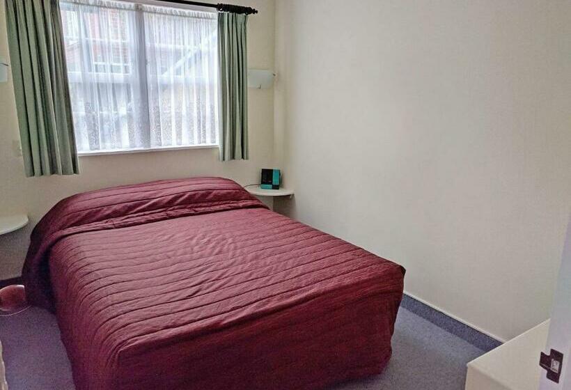 فندق صغير The Cave Motel