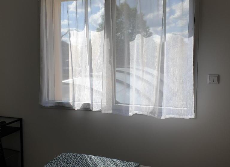 ベッドアンドブレックファースト Chez Les J Folais   3 Kms Puy Dufou   Les Epesses